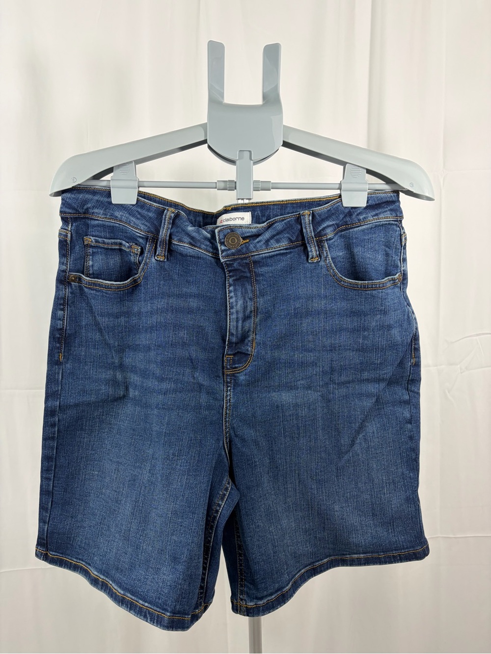 NWOT Liz Claiborne Women’s Size 14 Blue Denim Shorts Lana Style
